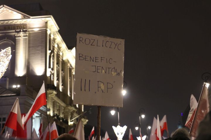 Podczas demonstracji wzywano do odebrania niesłusznie osiągniętych przywilejów.