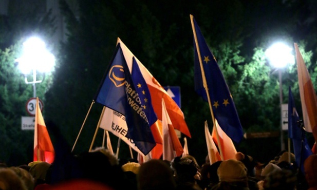 Bohater słynnego filmiku spod Sejmu: Nie udawałem zmarłego ani rannego