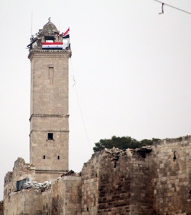 Syria: 10 autobusów wyjechało z Al-Fuaa i Kefraja