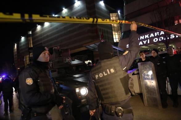 Turcja: Strzały przed ambasadą USA - zatrzymano mężczyznę