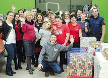 Wolontariusze Szlachetnej Paczki w Andrychowie podczas tegorocznego finału.