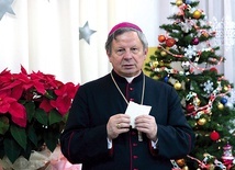 Ordynariusz radomski pragnie przełamać się opłatkiem i złożyć życzenia każdemu z diecezjan.