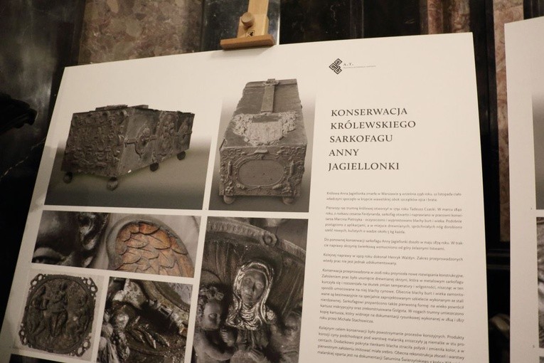 Odnowione sarkofagi Zygmunta Augusta i Anny Jagiellonki