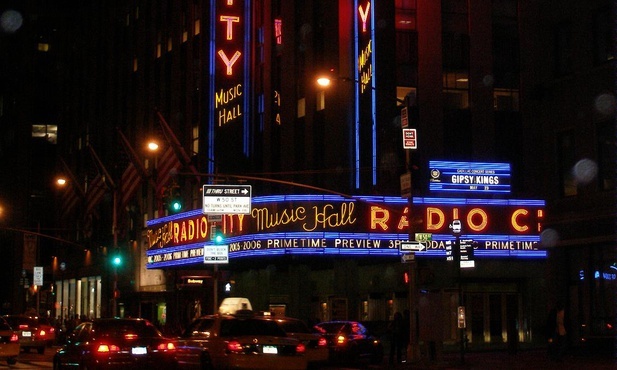 Amerykańskie miasta wspierają nielegalnych imigrantów