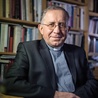 Ks. prof. Józef Naumowicz jest historykiem literatury wczesnochrześcijańskiej, patrologiem. Pracuje na Uniwersytecie kard. Stefana Wyszyńskiego.