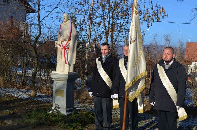 Poświęcenie pomnika św. Brata Alberta w Radwanowicach