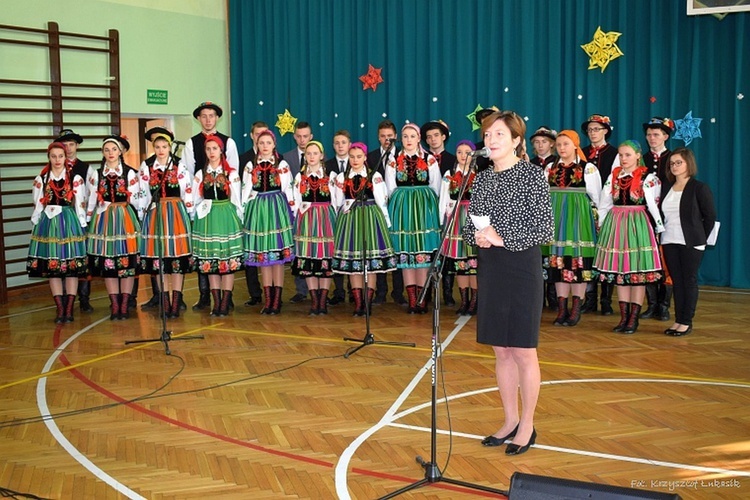 Spotkanie opłatkowe w szkole na łowickim Blichu