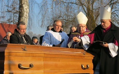 Ks. Brońka pochowany w Oświęcimiu