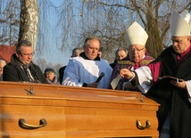 Ks. Brońka pochowany w Oświęcimiu
