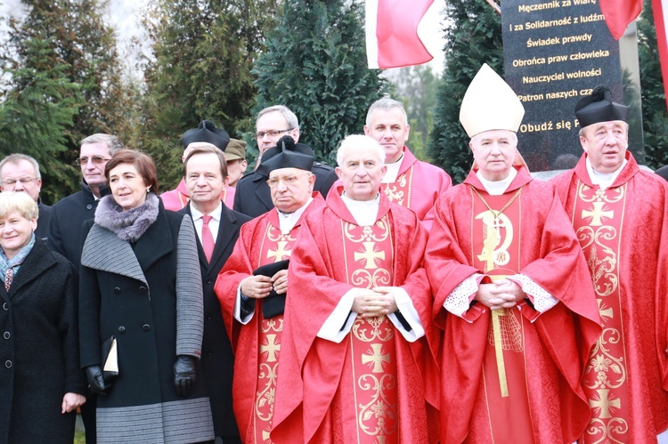 Pomnik ks. Popiełuszki w Mielcu