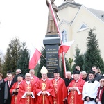 Pomnik ks. Popiełuszki w Mielcu