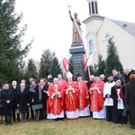 Pomnik ks. Popiełuszki w Mielcu