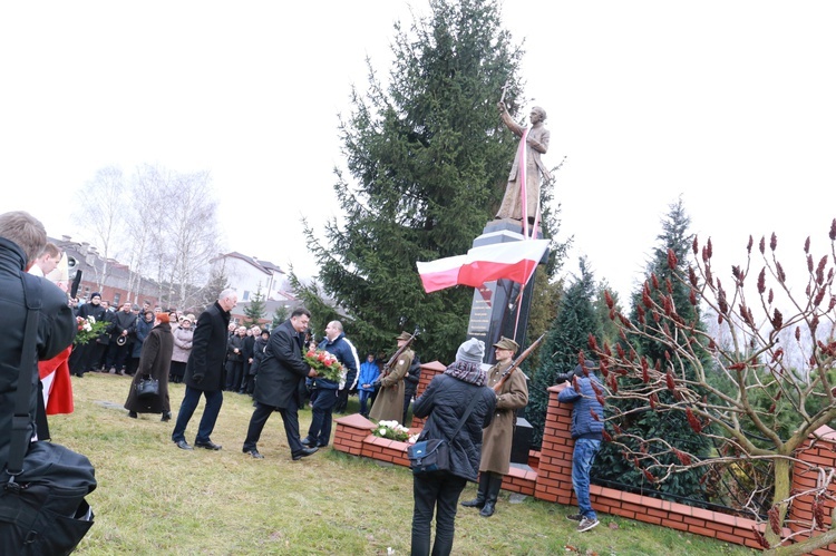 Pomnik ks. Popiełuszki w Mielcu