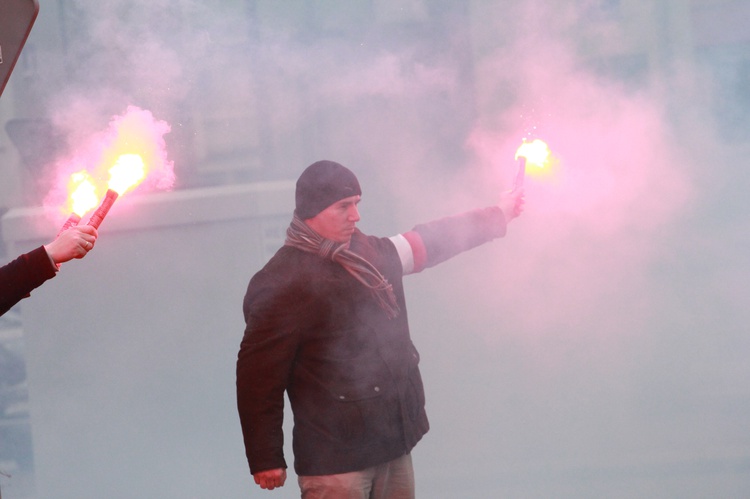 Pomnik ks. Popiełuszki w Mielcu