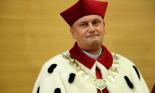 Młodym trzeba przekazywać najwyższe wartości