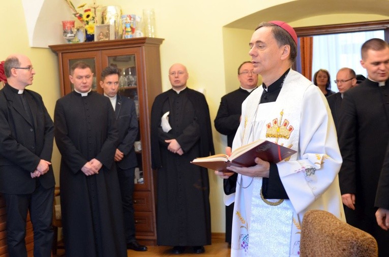 Kolęda w mieszkaniu biskupa