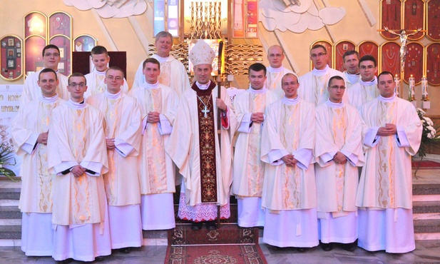 Nowi diakoni 2016 - święcenia w Pasierbcu