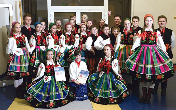 Główną nagrodę festiwalu zdobył Dziecięco- -Młodzieżowy Zespół Ludowy „Koderki” z Łowicza.