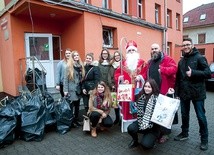 Ponad 150 gier i ogromną niespodziankę sprawili uczestnicy świdwińskiej akcji dzieciom z domu dziecka. 