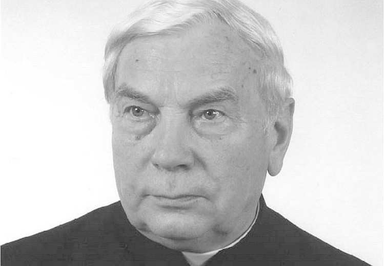 Zmarł ks. kanonik Ireneusz Jędryszek, długoletni proboszcz w Zalesiu Dolnym.