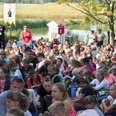 ▲	W tym roku na pielgrzymkę do Rostkowa są zaproszone  nie tylko dzieci i młodzież, ale całe rodziny.