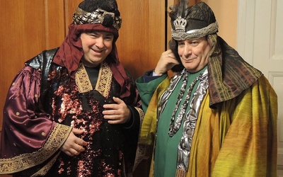 Tomasz Lorek (z lewej) i Jan Bierówka w tym roku po raz pierwszy wcielą się w role mędrców podczas 6. Orszaku Trzech Króli w Bielsku-Białej