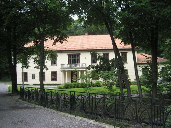 Pałace w Krzeszowicach wróciły do Potockich