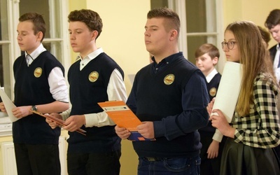 Katolickie gimnazjum w Świdnicy świętuje