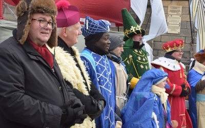 Wraz z bp. Ignacym szli trzej królowie, bp Waldemar Pytel i Beata Moskal-Słaniewska, prezydent Świdnicy