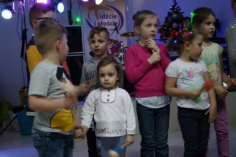 Bożonarodzeniowe spotkanie dzieci w parafii św. Stanisława BM