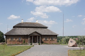 Zrekonstruowany dworek Kościuszków.