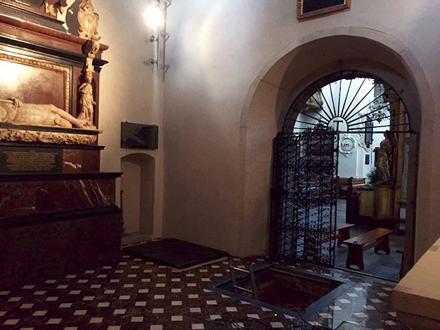 Wnętrze odnowionej kaplicy. 