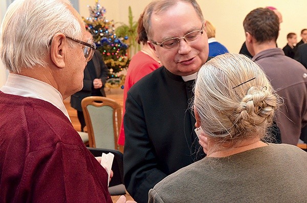 Mszę św., na której ks. Krzysztof otrzymał nominację, poprzedziło spotkanie opłatkowe z zaangażowanymi osobami świeckimi.