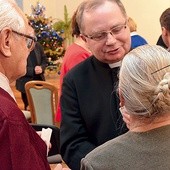 Mszę św., na której ks. Krzysztof otrzymał nominację, poprzedziło spotkanie opłatkowe z zaangażowanymi osobami świeckimi.