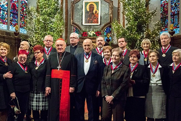 – Jesteście wierni swojemu chrześcijańskiemu powołaniu – mówił do odznaczonych kard. Kazimierz Nycz.