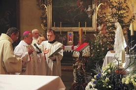 Aktu zawierzenia parafii Matce Bożej Fatimskiej dokonał  bp Jan Vokál, ordynariusz diecezji Hradec Králové.