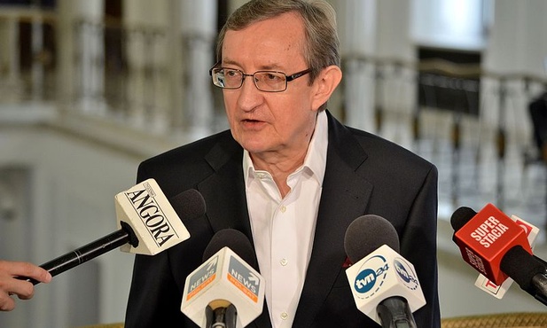 TVP ujawniła materiały z podsłuchu rozmów Józefa Piniora