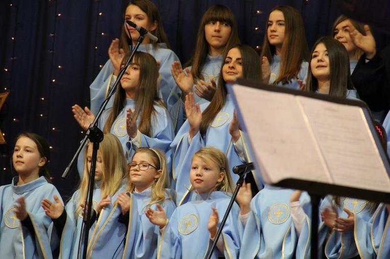 Będzin. Rozpoczął się 26. Międzynarodowy Festiwal Kolęd i Pastorałek