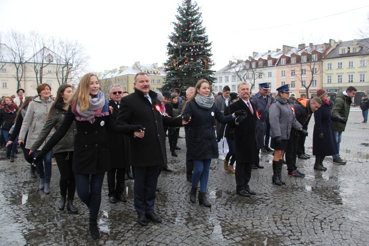 Polonez maturzystów w Łowiczu