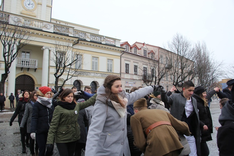 Polonez maturzystów w Łowiczu