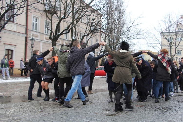 Polonez maturzystów w Łowiczu