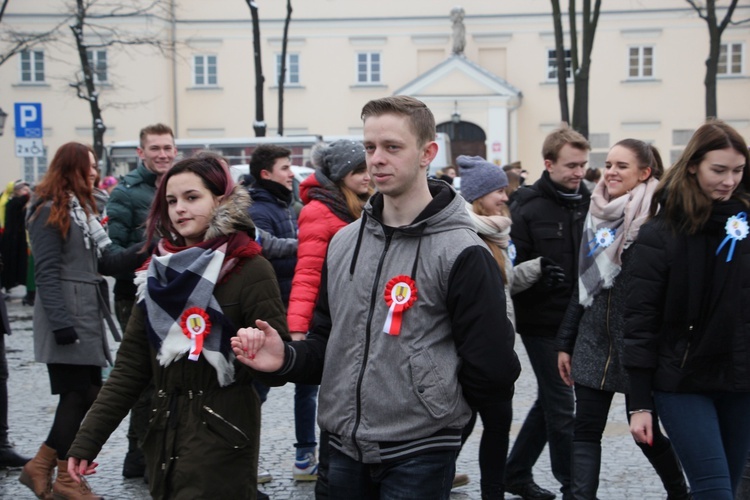 Polonez maturzystów w Łowiczu