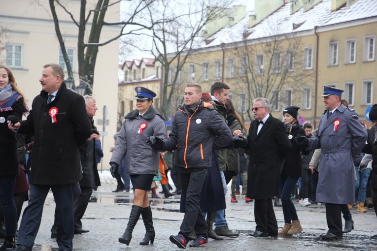 Polonez maturzystów w Łowiczu