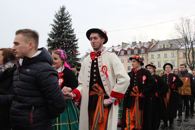 Polonez maturzystów w Łowiczu