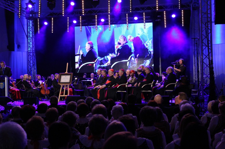 Honorowe obywatelstwo Wieliczki dla kard. Stanisława Dziwisza