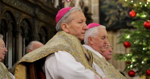 Biskupi krakowscy dziękują kard. Dziwiszowi za posługę
