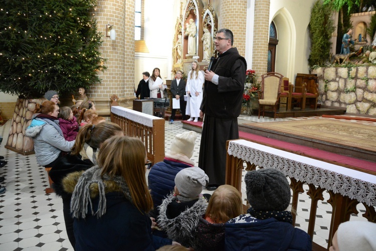 Dzieci kolędujące w Borkach Wielkich