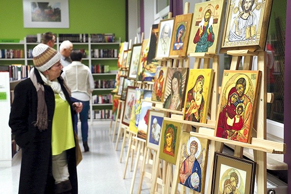 Ekspozycję można oglądać do końca stycznia w Filii nr 5 Biblioteki Elbląskiej na Zawadzie.