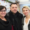 Ks. Jacek wraz z Renatą Szczypą oraz Agnieszką Cichocką przekonują, że razem można więcej.