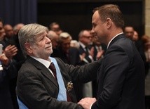 Prezydent Duda odznaczył Szewacha Weissa Orderem Orła Białego